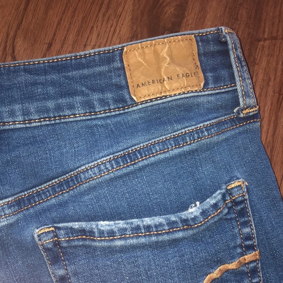 American Eagle Button Fly Distressed Denim Jean Shorts Frayed Hem Size 4    1010 - Picture 8 of 14